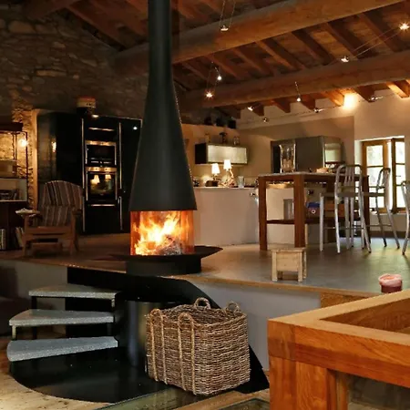 Nevala Maison De Standing Avec Espace Bien-etre Prive Et Piscine Interieure Orelle, Acces Direct 3 Vallees Σαλέ