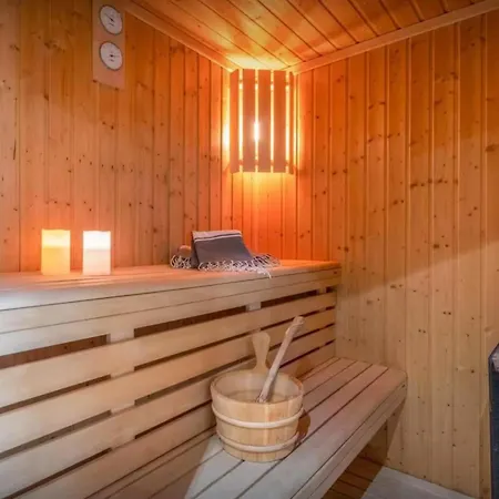 Nevala Maison De Standing Avec Espace Bien-etre Prive Et Piscine Interieure Orelle, Acces Direct 3 Vallees Saint-André